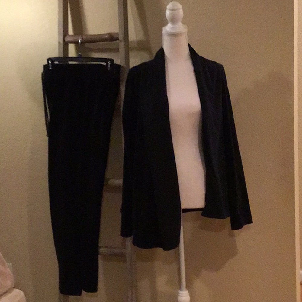 KIM ROGERS TWO PIECE ACTIVE SET